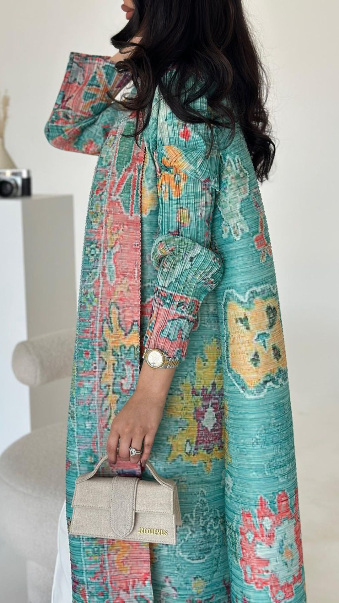 Vogue عباية الطاووس