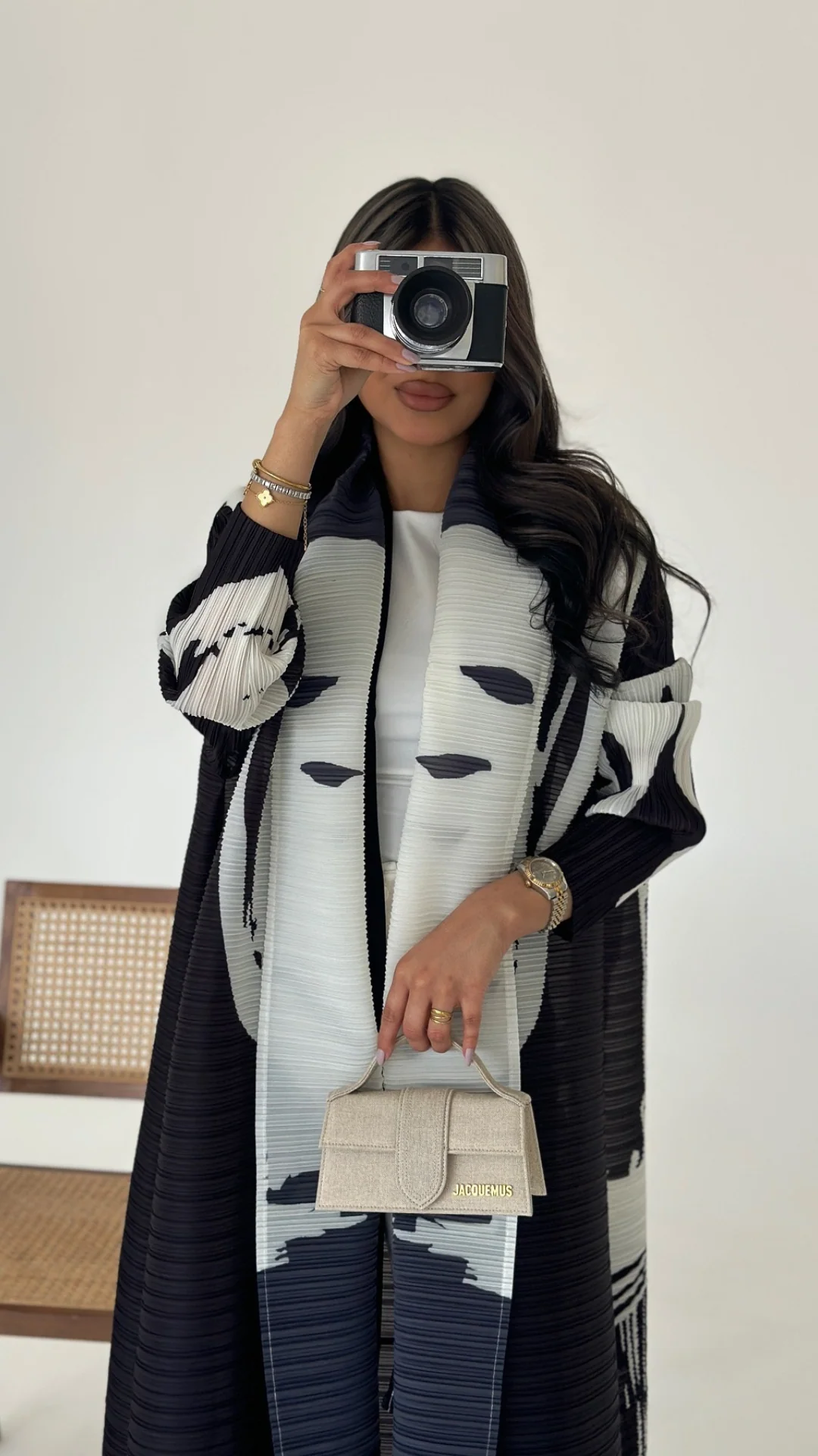 Vogue عباية باندا
