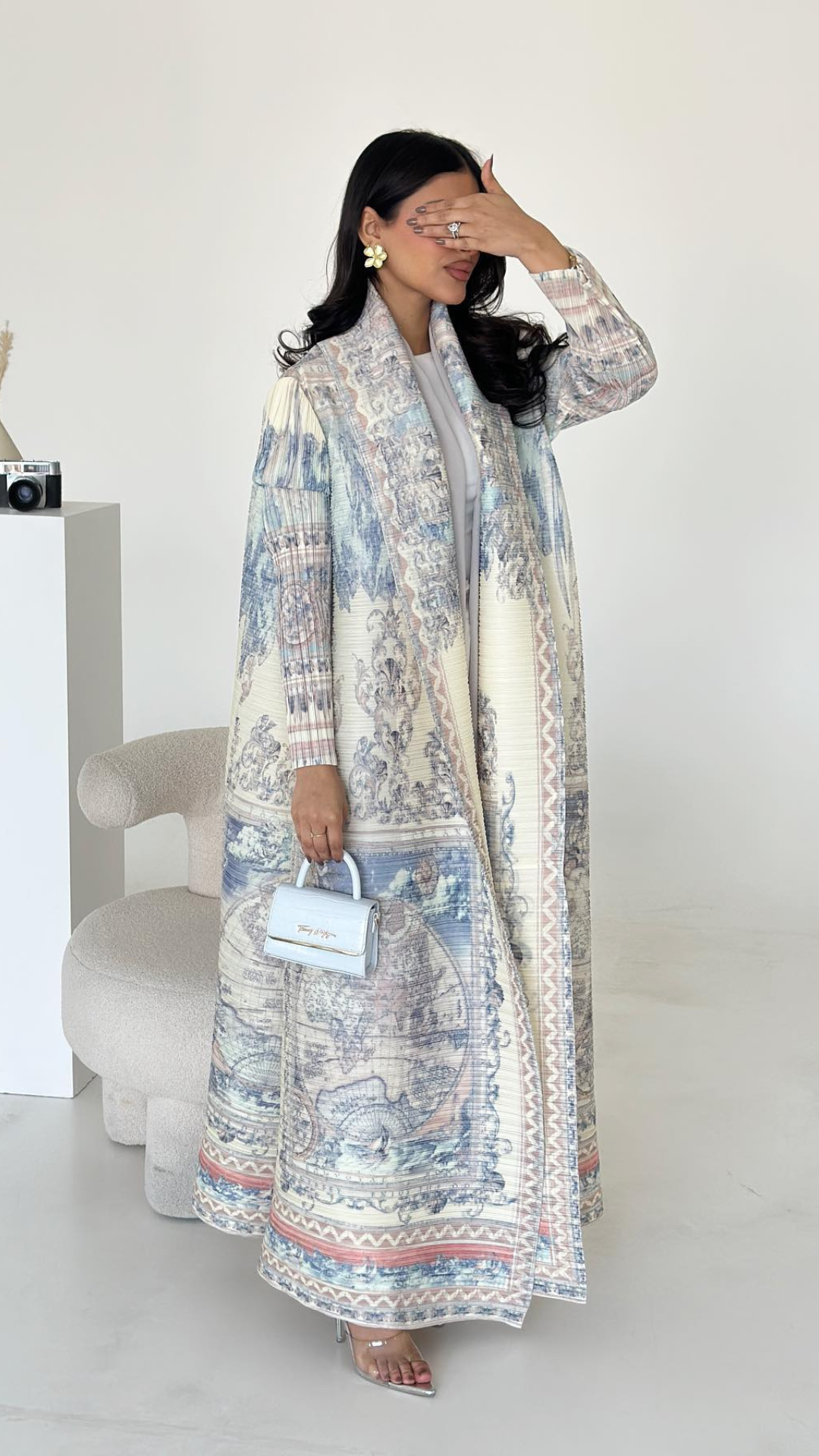 Alamira Abaya Vogue