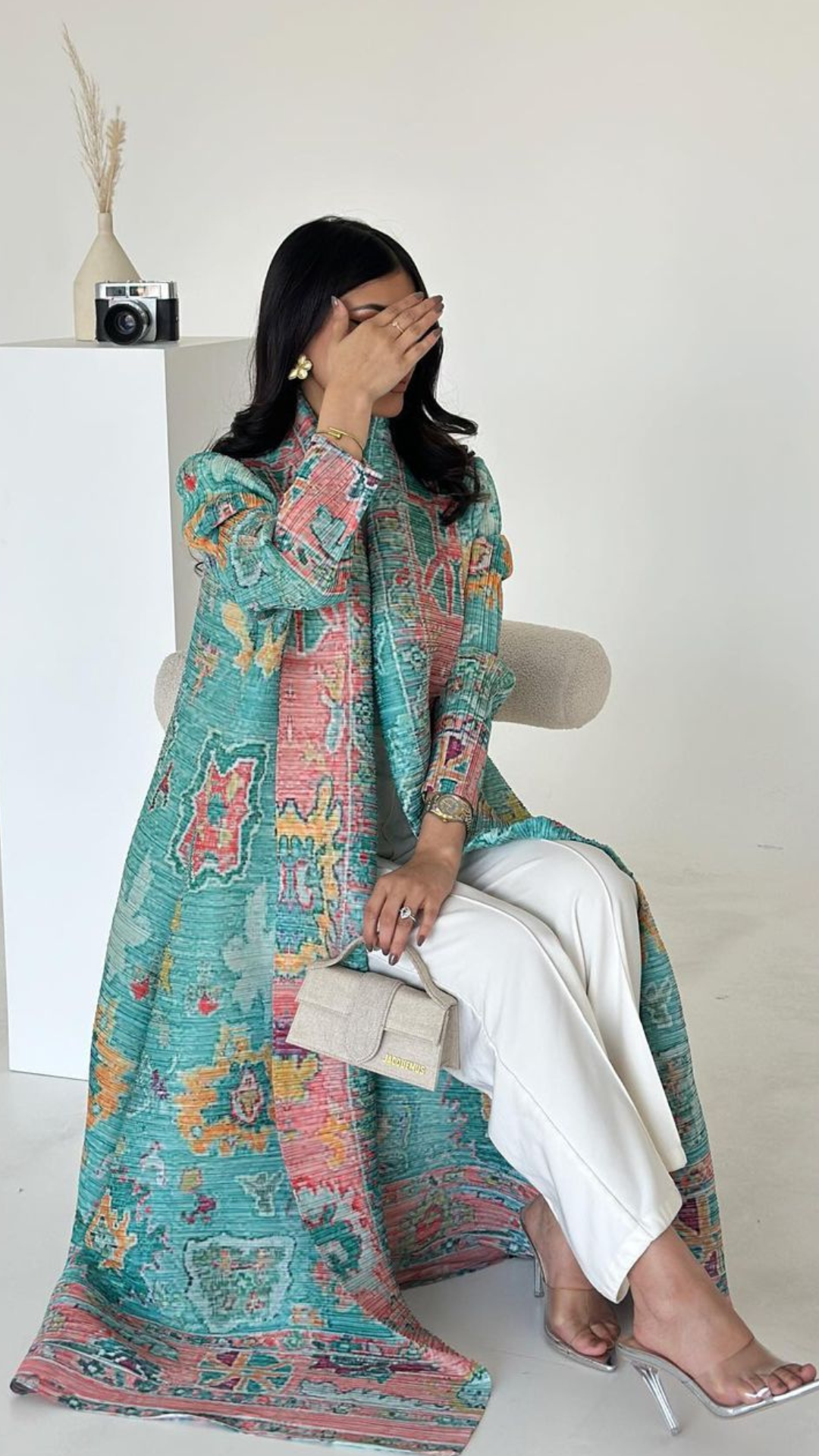 Vogue عباية الطاووس